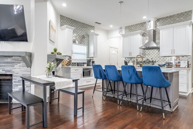 Building Photo - Spacious 4BR House in Atlanta