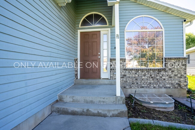 Building Photo - 897 S 1520 E