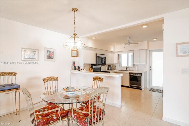 Foto del edificio - 3 br, 2 bath Condo - 2001 S Surf Rd Apt 6A