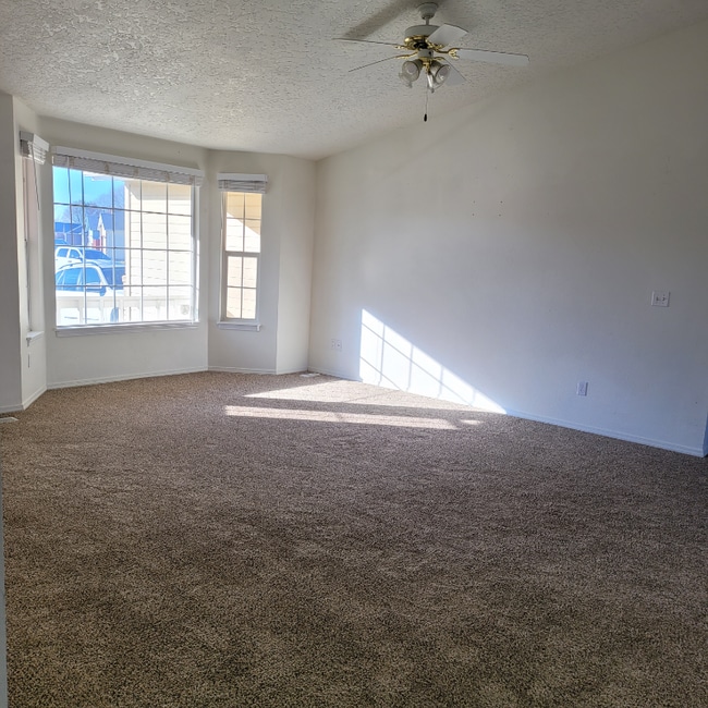 Building Photo - 1300 Florida Ln