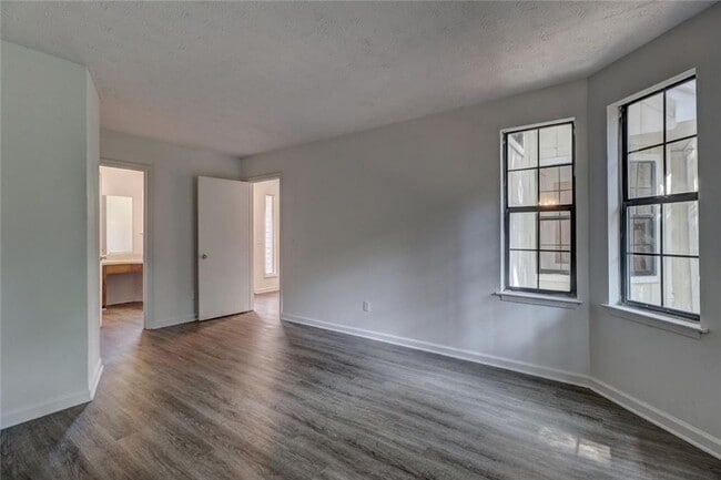 Building Photo - 2091 Mallard Way
