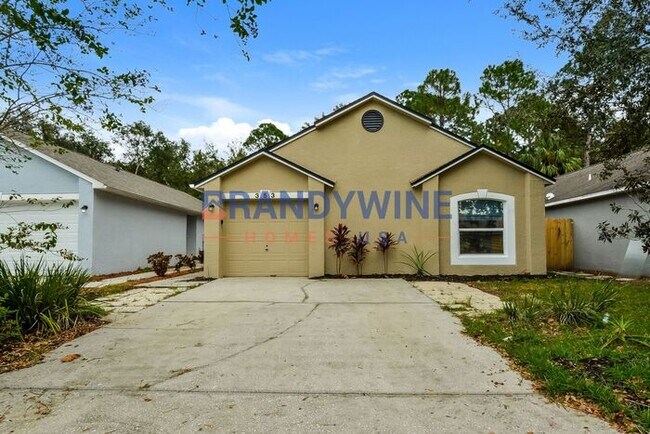 Building Photo - Happy New Year! Move in by 1/15 and get Fe...