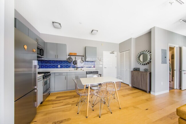 Foto del edificio - 380 14th St