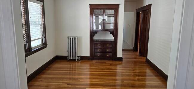 Building Photo - 124 Bowdoin St