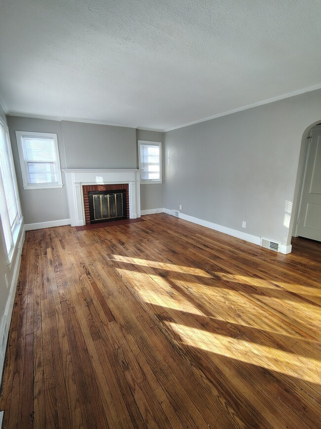 Foto del edificio - 2407 Custer Ave