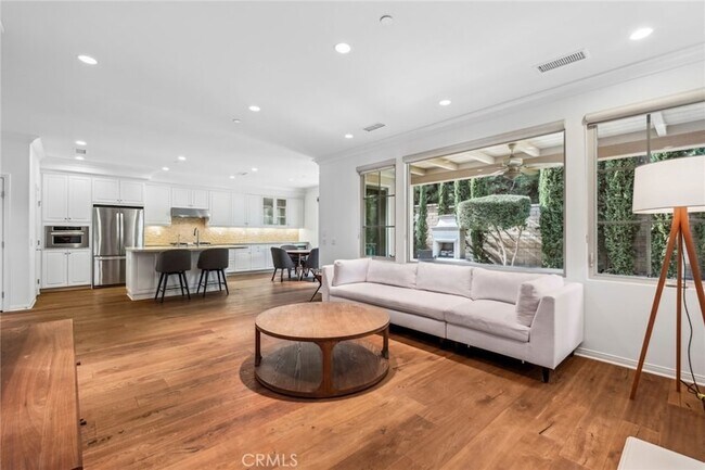 Building Photo - 70 Lupari