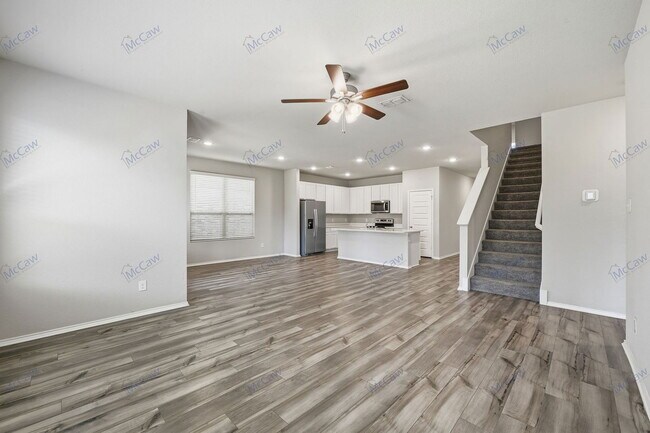 Foto del edificio - 8005 Gangway Dr