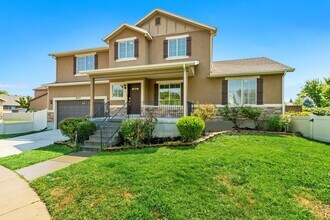 Building Photo - 8637 Goldenrain Cir