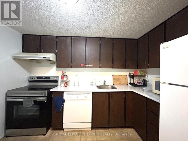 Building Photo - 2201 - 1785 FORBISHER LANE