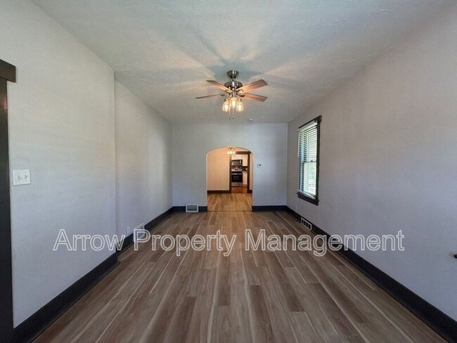 Building Photo - 845 S 29th St
