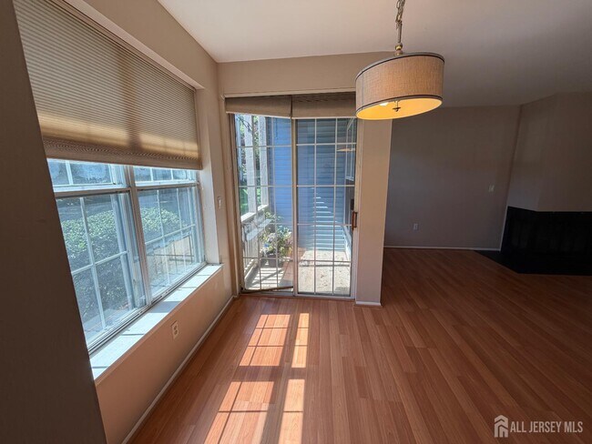 Foto del edificio - 3081 Cypress Ct