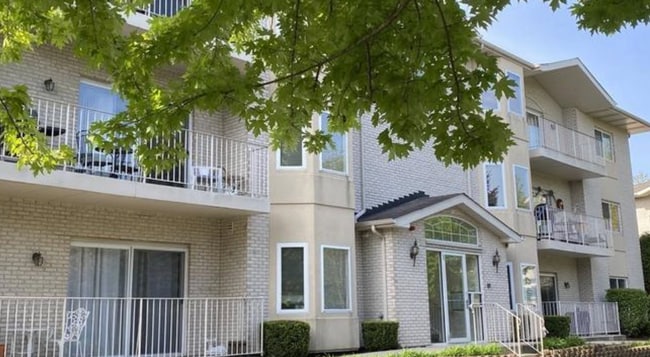 Foto del edificio - 927 Elderberry Cir