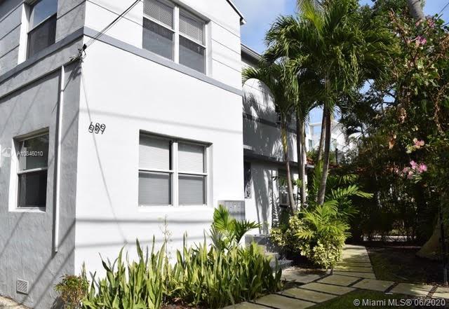 Foto del edificio - 689 NE 61st St