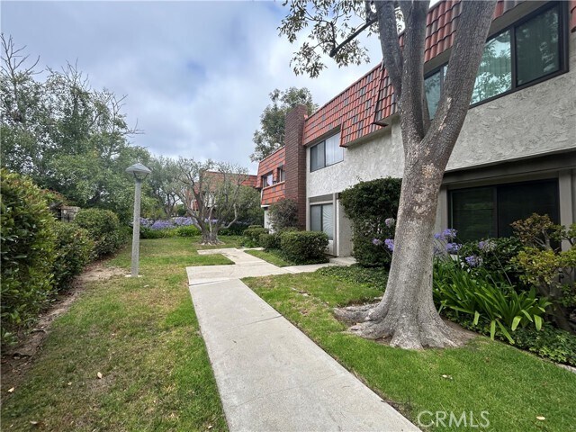 Foto del edificio - 28037 Ridgebrook Ct