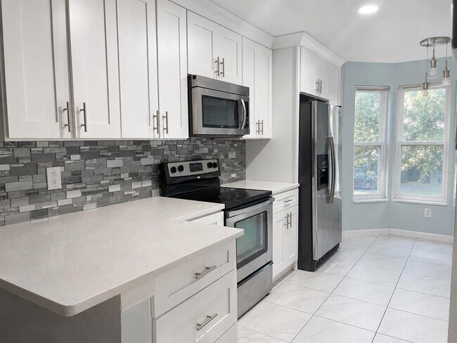 Building Photo - 7650 Sugar Bend Dr