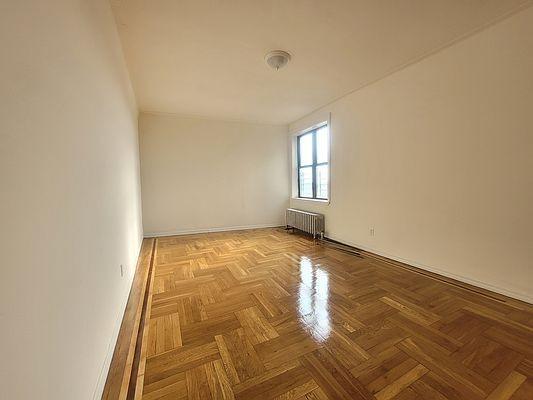 Foto del edificio - 1 bedroom in BRONX NY 10470