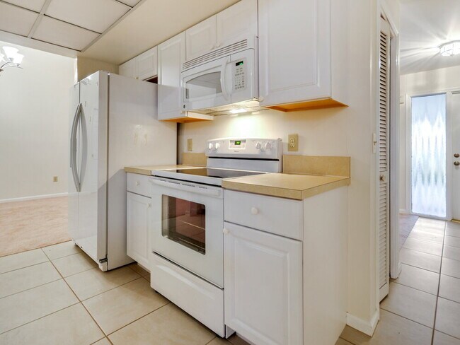 Foto del edificio - 14465 Larkspur Ln