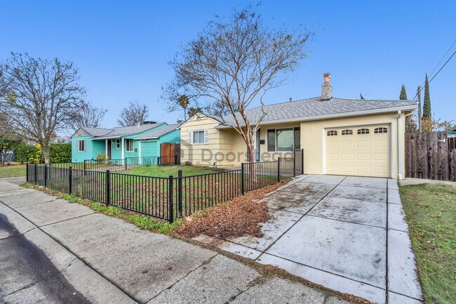 Building Photo - 3721 McClellan Dr