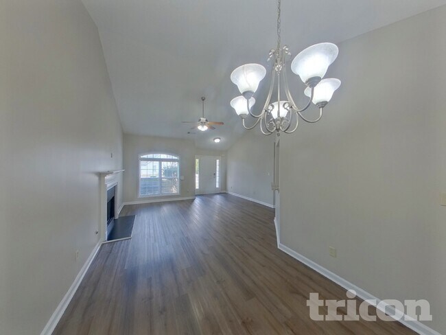 Foto del edificio - 4875 Larkspur Ln