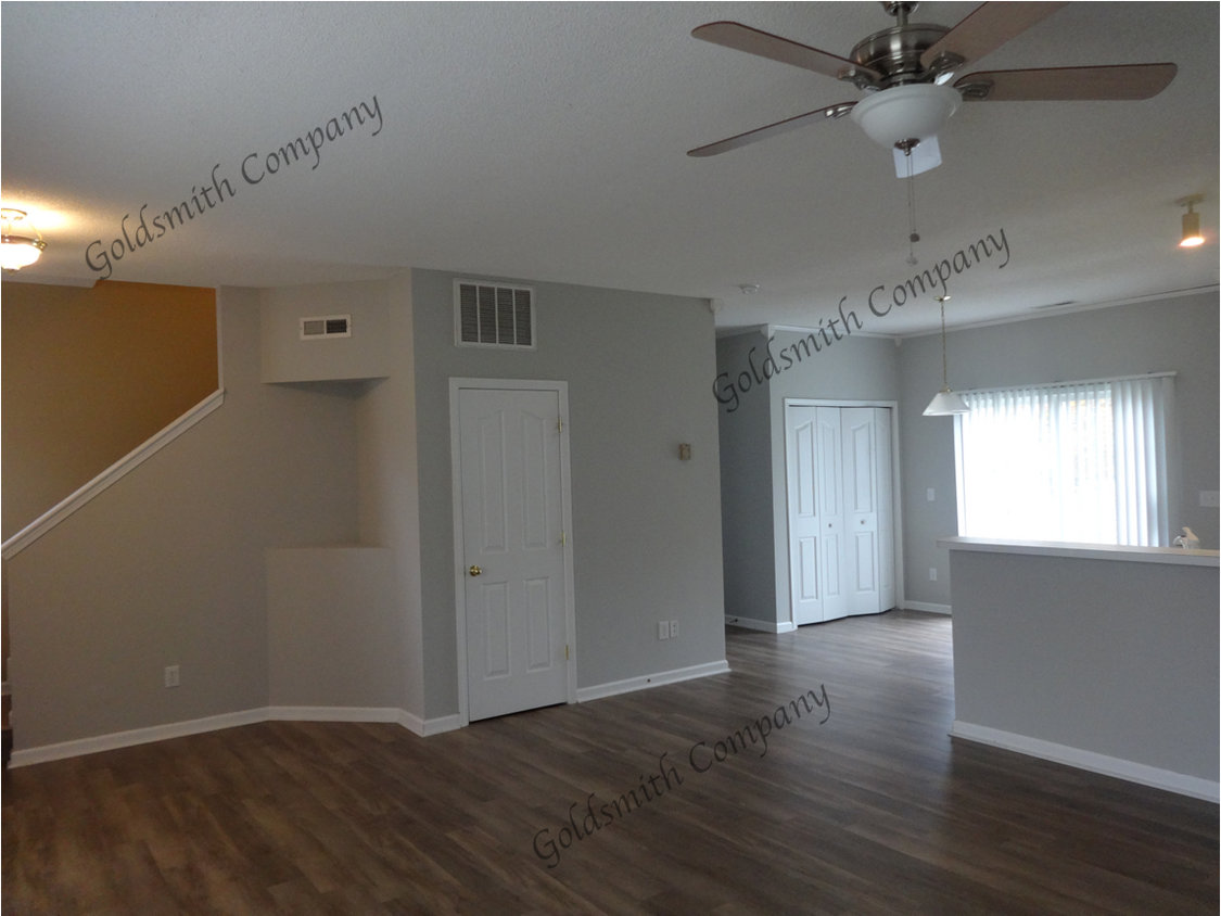 Building Photo - "3-Bed on Breezewood Court – Spacious 1500 sq ft Home with 2.5 Baths in Greer, SC!"