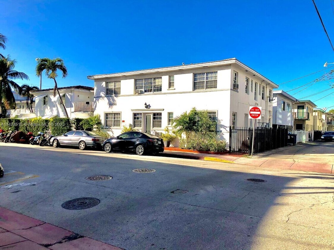 235 77th St Unit 1, Miami Beach, FL 33141 Condo for Rent in Miami