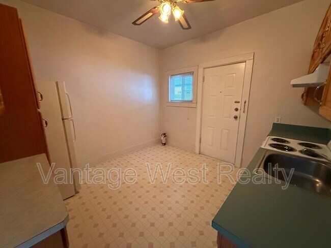 Photo du bâtiment - 690-690 Winnipeg St