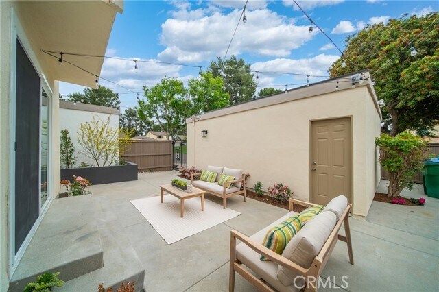 Foto del edificio - 15 Willow Tree Ln