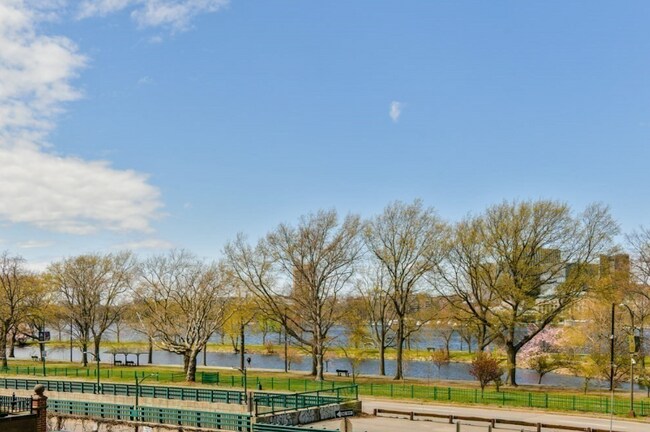 Foto del edificio - 180 Beacon St