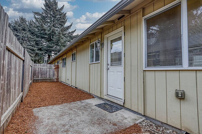 Foto del edificio - Cute 2 Bedroom Condo in Gated Community!