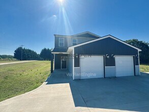 Building Photo - 4056 Parris Bridge Rd