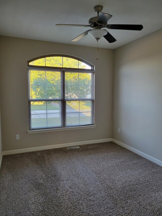 Foto del edificio - 2616 Fieldstone Dr