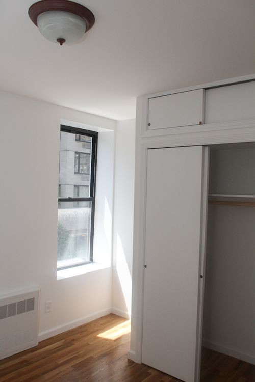 Foto del edificio - 306 E 77th St