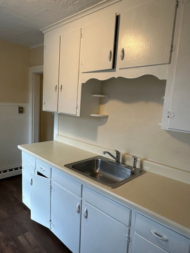 Foto del edificio - 160-162 Center Street