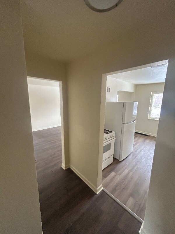 Building Photo - 2616 Newport Ave