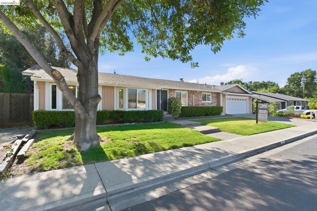 Building Photo - 1077 Bellamy Ct