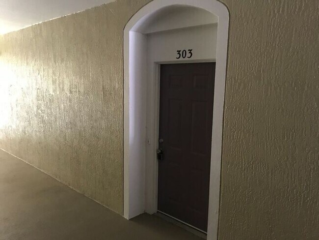 Foto del edificio - Must-See 3 Bedroom / 2 Bathroom Condo in Brantley Terrace, Altamonte Springs!