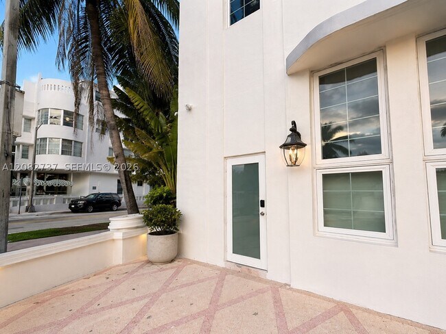 Foto del edificio - 3025 Indian Creek Dr