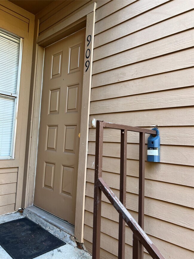 Foto del edificio - 10555 Turtlewood Ct