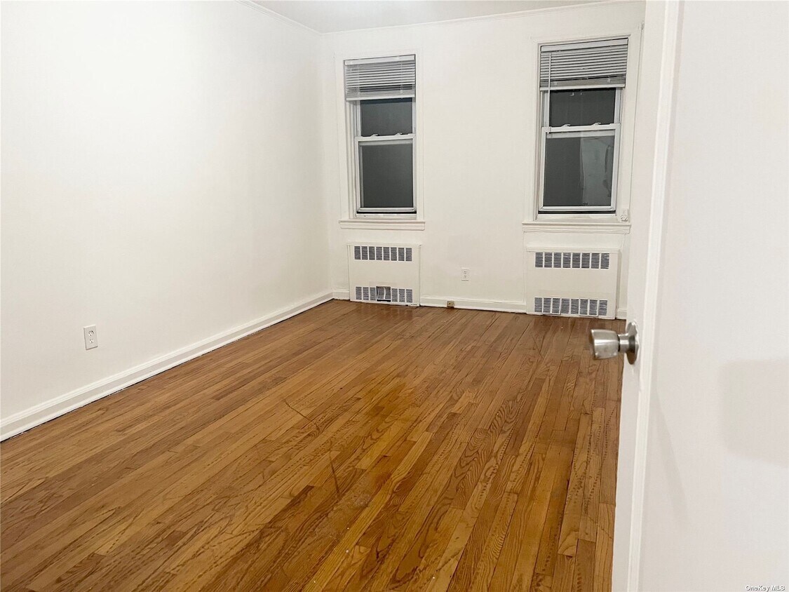Foto principal - 604 Remsen Ave