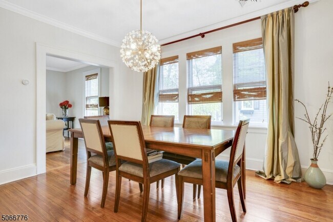 Foto del edificio - 65 Division Ave