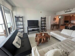 Building Photo - 485 Brickell Ave