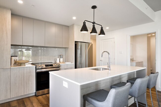 Building Photo - Le James Laval Apartments