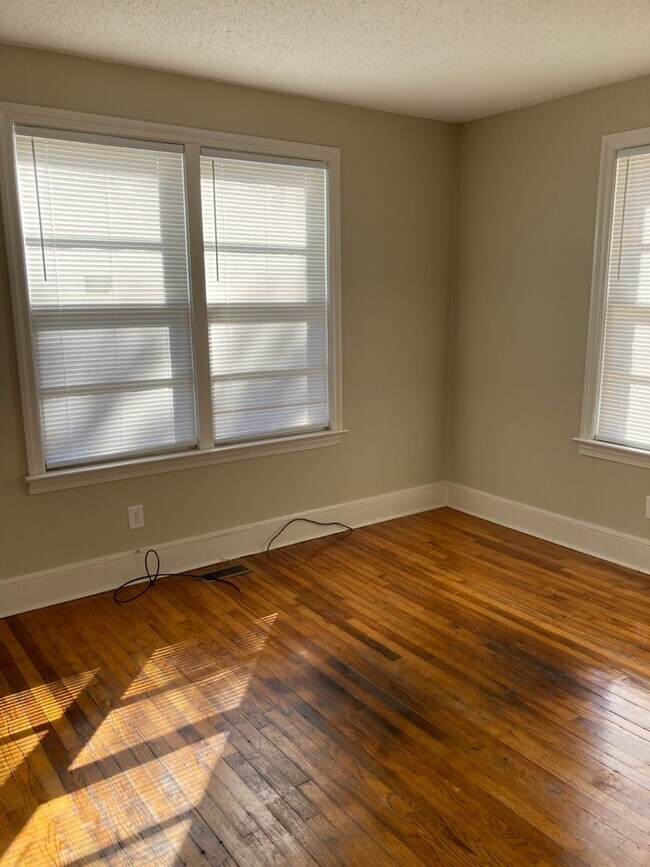 Foto del edificio - 2 Bedroom House in West Columbia Available for Rent Now