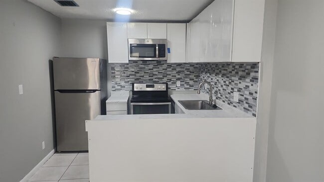 Building Photo - 11544 NW 44th St