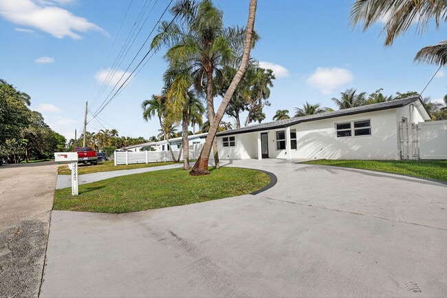 Building Photo - 4540 SW 28th Terrace