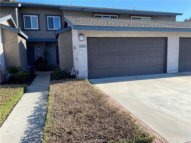 Foto principal - 20130 Village Green Dr