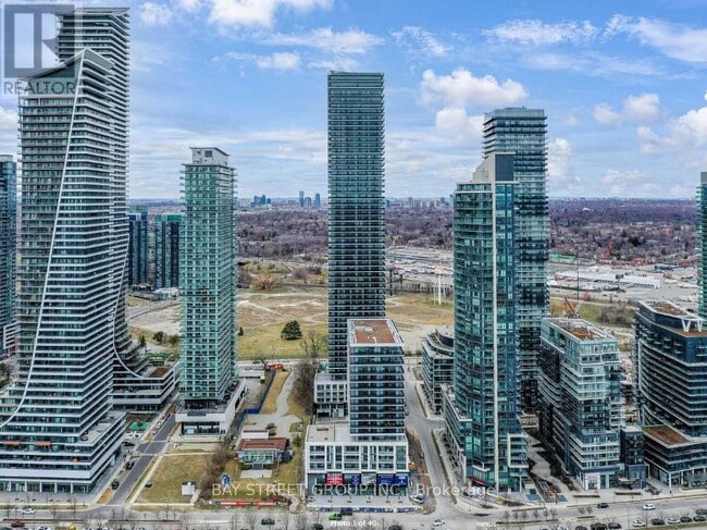 Photo du bâtiment - 70 Annie Craig Dr