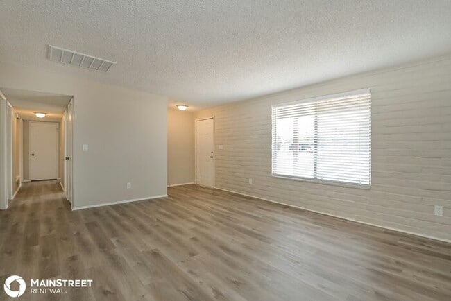 Building Photo - 7417 E Tamara Dr
