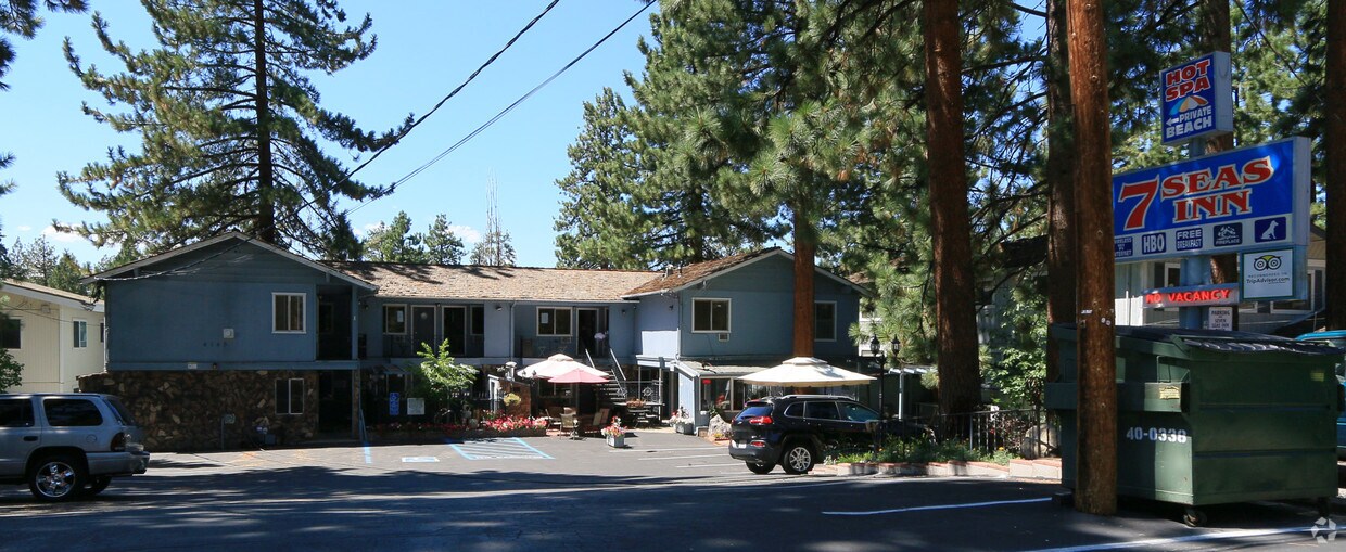 Building Photo - 4147 Manzanita Ave