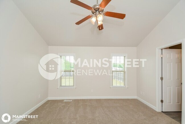 Foto del edificio - 100 LONG GRASS DR, SMITHFIELD, NC 27577